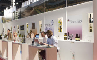 azafatas-feria-congresos-eventos
