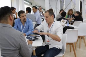 reunión en el evento conecta fiction, en Santiago