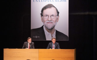 O presidente da Xunta, Alberto Núñez Feijóo, acompañado por membros do Goberno galego, participa na presentación do libro de Mariano Rajoy Una España mejor. Evento no Auditorio Abanca, Santiago de Compostela, 09/12/19. Foto XUNTA de Galicia.